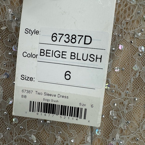 Mac Duggal Beige Blush Evening V Neck 3D Floral Lace A-Line Dress Size 6 NWT - Picture 10 of 14